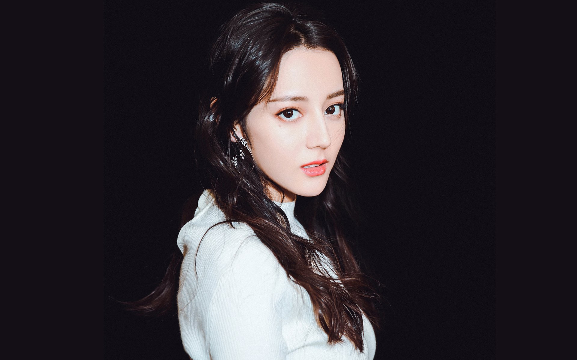 球场外的战斗:比赛背后的战术较量分析,球场战术板图片