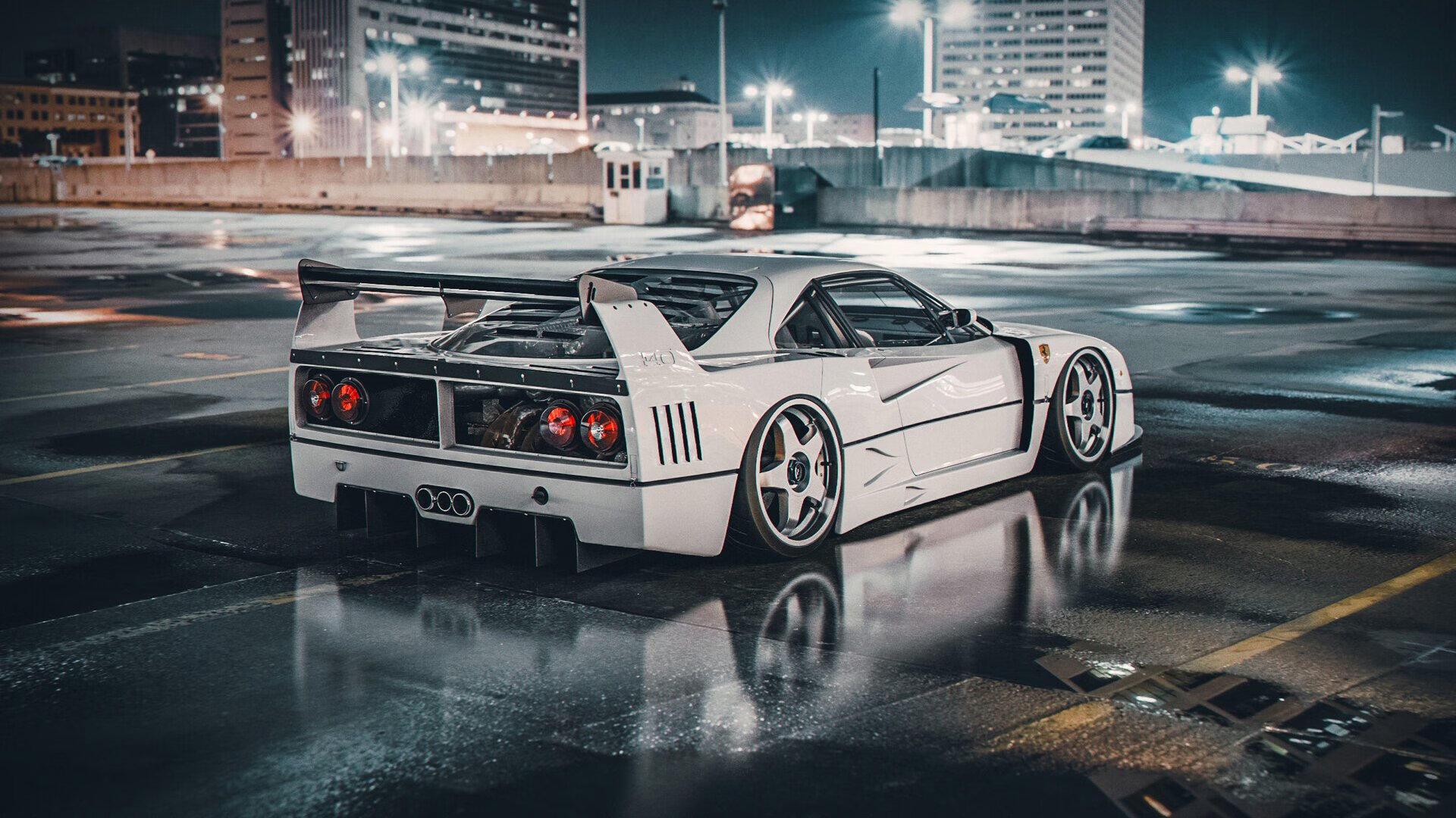 “快艇冲浪:东三叉湖赛场迎来最燃的水上竞速”