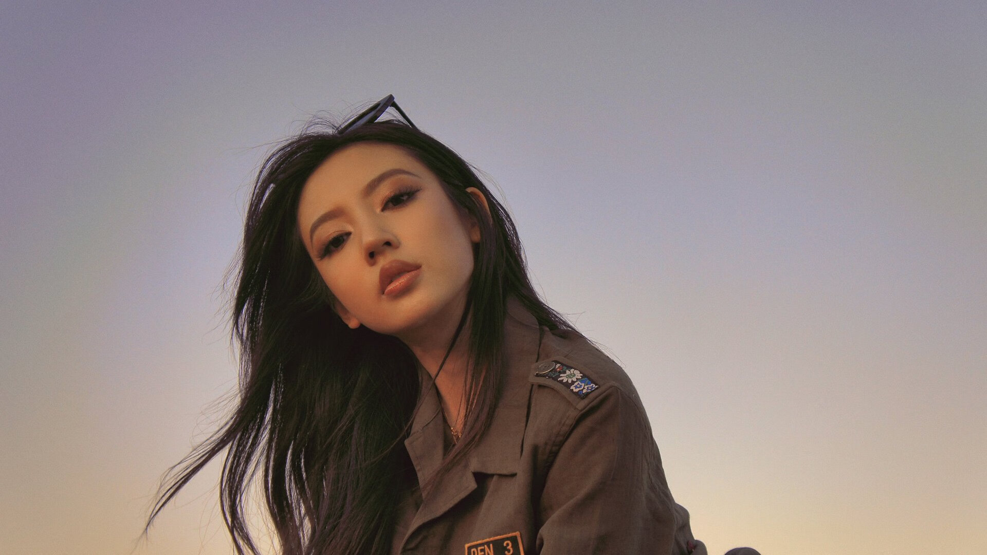 中国女泳新星首次亮相即夺冠，中国游泳女选手泳装